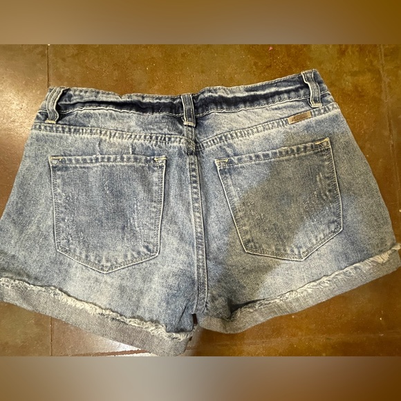 Size small ripped jean shorts. - Picture 3 of 4